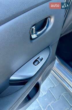 Хетчбек Nissan Leaf 2021 в 
