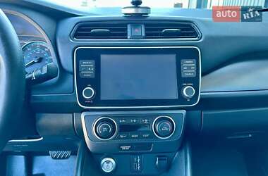 Хетчбек Nissan Leaf 2021 в 