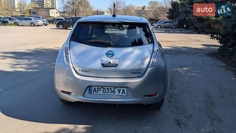 Хэтчбек Nissan Leaf 2011 в Запорожье