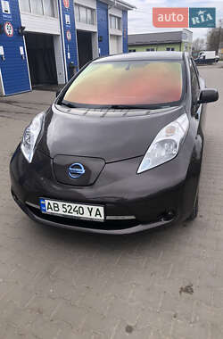 Хэтчбек Nissan Leaf 2015 в 