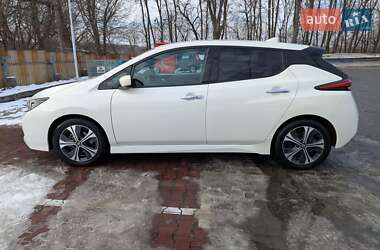 Хэтчбек Nissan Leaf 2021 в 