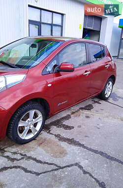 Хетчбек Nissan Leaf 2011 в 
