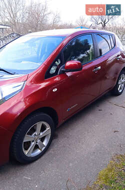 Хетчбек Nissan Leaf 2011 в 