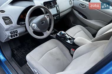 Хэтчбек Nissan Leaf 2012 в 