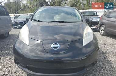 Хетчбек Nissan Leaf 2015 в 