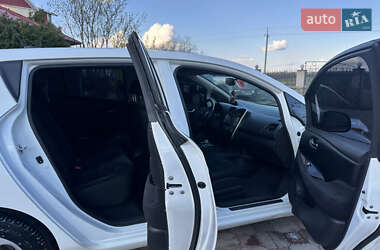 Хетчбек Nissan Leaf 2016 в 