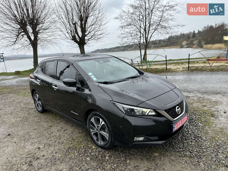 Хэтчбек Nissan Leaf 2018 в 