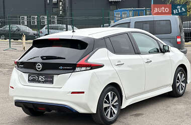 Хэтчбек Nissan Leaf 2021 в 