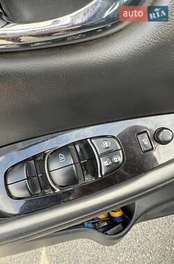 Хэтчбек Nissan Leaf 2014 в 