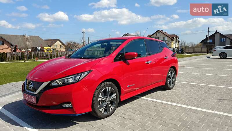 Хэтчбек Nissan Leaf 2019 в Львове