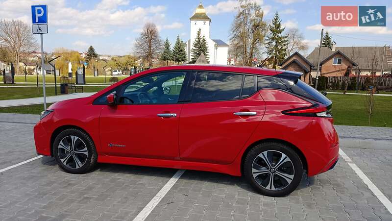 Хэтчбек Nissan Leaf 2019 в Львове