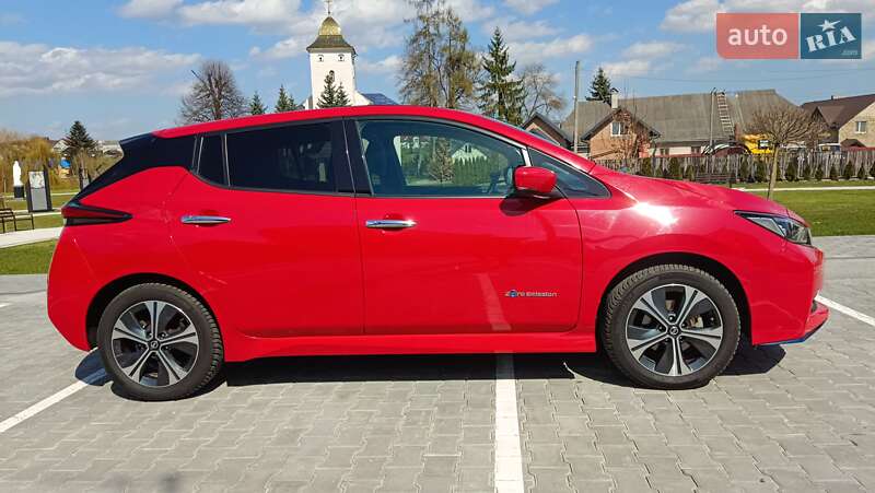 Хэтчбек Nissan Leaf 2019 в Львове
