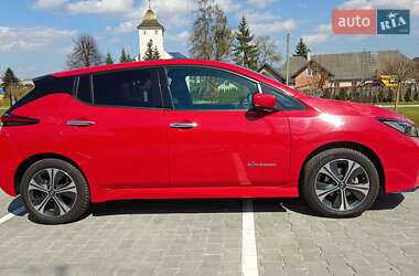 Хэтчбек Nissan Leaf 2019 в 