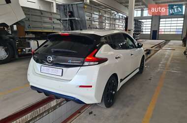 Хэтчбек Nissan Leaf 2019 в 