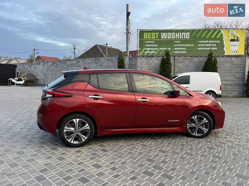 Хэтчбек Nissan Leaf 2018 в Кропивницком