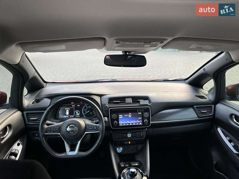 Хэтчбек Nissan Leaf 2018 в Кропивницком