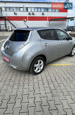 Хэтчбек Nissan Leaf 2014 в 