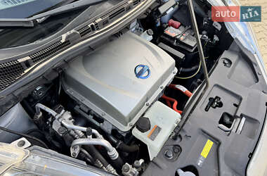Хэтчбек Nissan Leaf 2014 в 