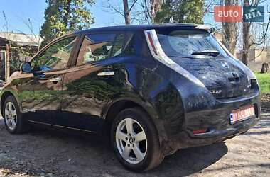 Хэтчбек Nissan Leaf 2015 в 