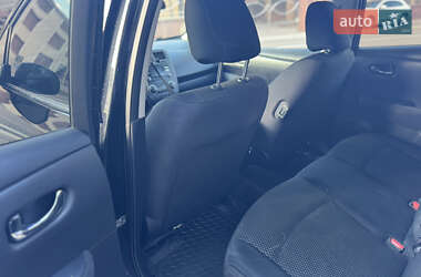 Хэтчбек Nissan Leaf 2014 в 