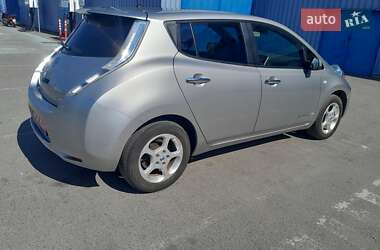 Хэтчбек Nissan Leaf 2016 в 