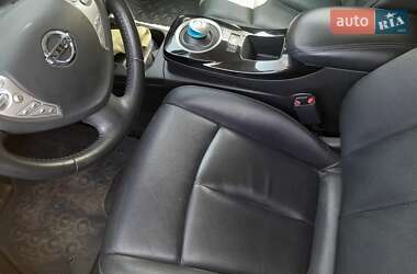 Хэтчбек Nissan Leaf 2016 в 