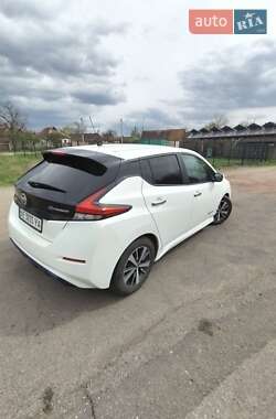 Хэтчбек Nissan Leaf 2018 в 