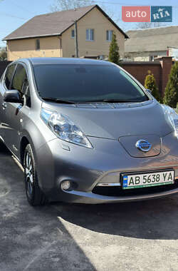 Хэтчбек Nissan Leaf 2014 в 