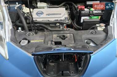 Хэтчбек Nissan Leaf 2011 в Львове