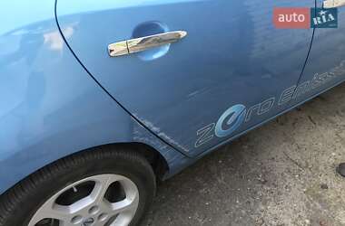 Хэтчбек Nissan Leaf 2011 в Львове