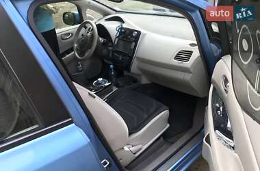 Хэтчбек Nissan Leaf 2011 в Львове