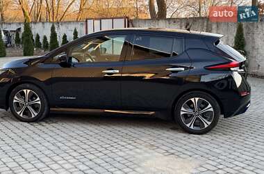 Хэтчбек Nissan Leaf 2018 в 