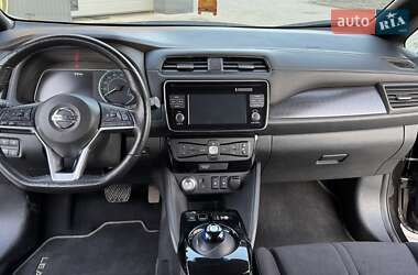 Хэтчбек Nissan Leaf 2018 в 