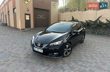 Хэтчбек Nissan Leaf 2021 в 