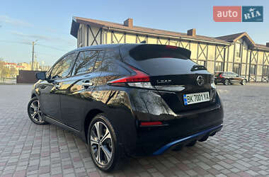 Хэтчбек Nissan Leaf 2021 в 