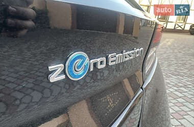 Хэтчбек Nissan Leaf 2021 в 