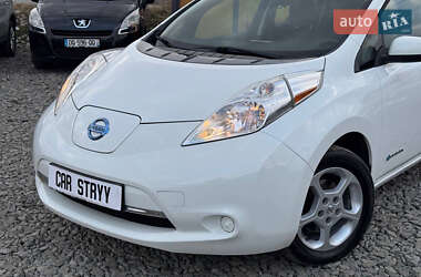 Хэтчбек Nissan Leaf 2013 в 