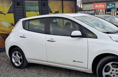 Хэтчбек Nissan Leaf 2013 в 
