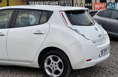Хэтчбек Nissan Leaf 2013 в 