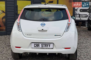 Хэтчбек Nissan Leaf 2013 в 