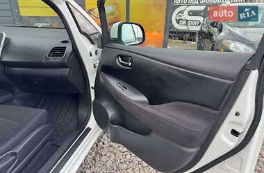 Хэтчбек Nissan Leaf 2013 в 