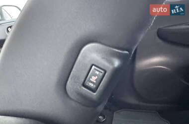 Хэтчбек Nissan Leaf 2013 в 