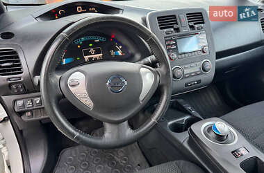 Хэтчбек Nissan Leaf 2013 в 