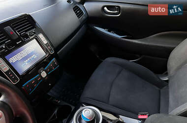 Хэтчбек Nissan Leaf 2014 в 