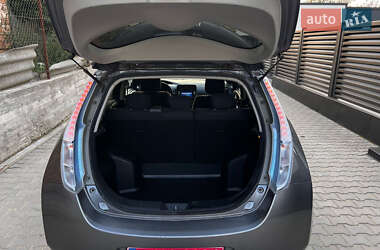 Хэтчбек Nissan Leaf 2014 в 