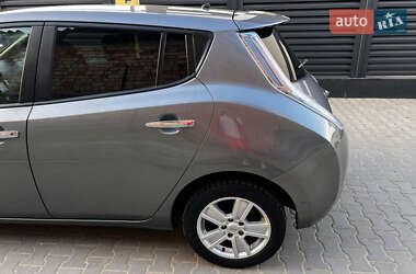 Хэтчбек Nissan Leaf 2014 в 