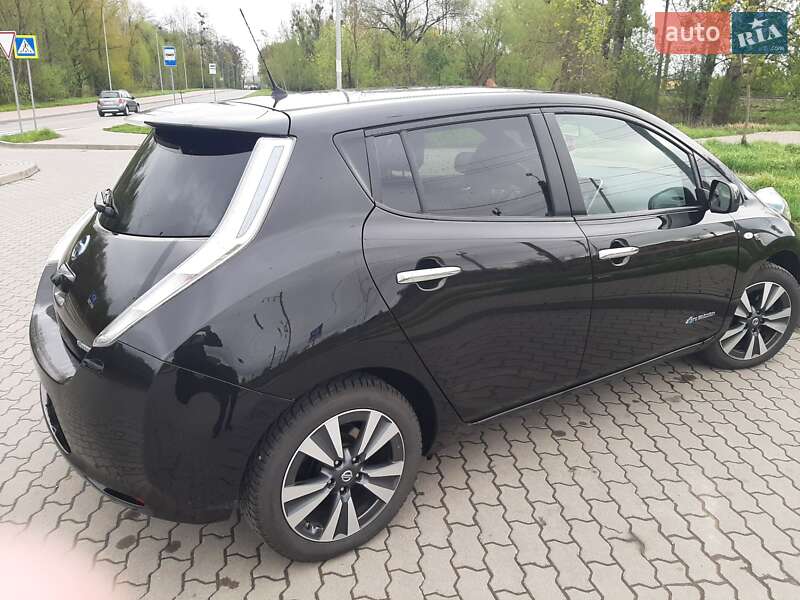 Хэтчбек Nissan Leaf 2016 в Львове