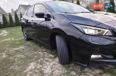 Хетчбек Nissan Leaf 2019 в 
