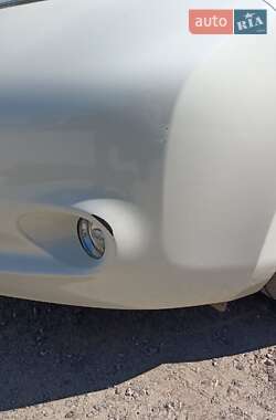 Хетчбек Nissan Leaf 2013 в 