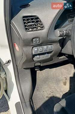 Хетчбек Nissan Leaf 2013 в 